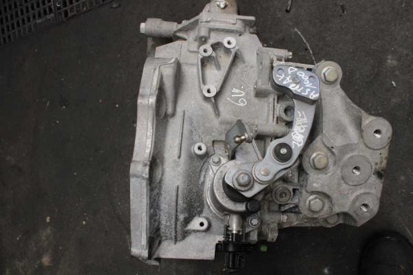 BOITE DE VITESSE MANUEL OPEL ASTRA K 1.6CDTI 2016 CODE MZ4 ( 6VITESSES ) - Vue 3